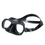 Black scuba diving mask with a wide viewing area and adjustable strap.