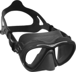 A black scuba diving mask with a single lens and adjustable straps.